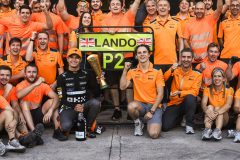 Lando Norris, McLaren, 2nd position, and Oscar Piastri, McLaren, Andrea Stella, Team Principal, McLaren, and the McLaren team celebrate after the race